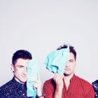 walk the moon>